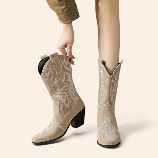 Beige cowboy boots with large embroidery and pointed toe - N°136