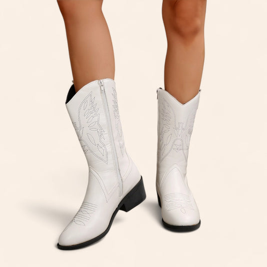 White cowboy boots with black embroidery and stitching - N°121