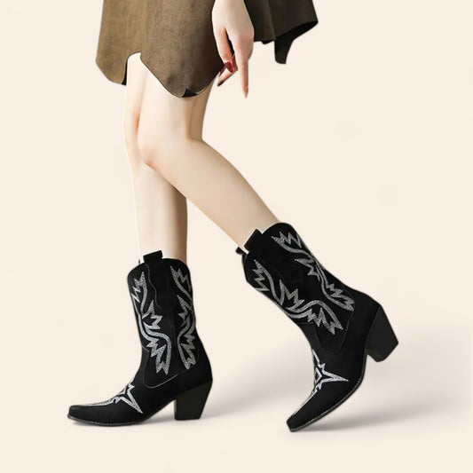 Black cowboy boots with large embroidery and pointed toe - N°138