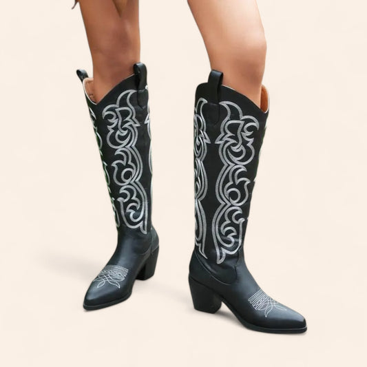 Black cowboy boots with bold embroidery - N°103